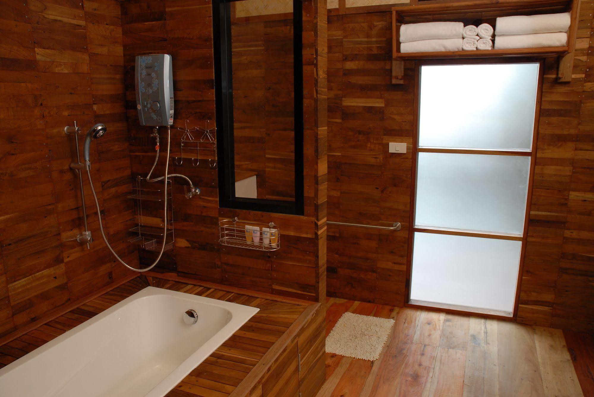 Boutique Raft Resort Сайок Экстерьер фото