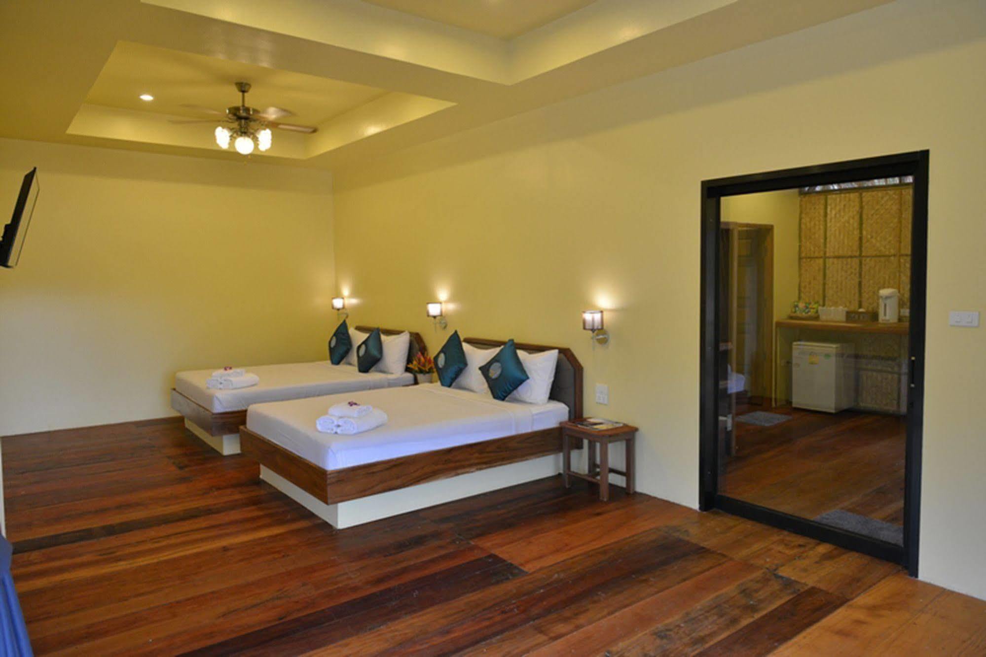 Boutique Raft Resort Сайок Экстерьер фото